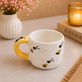 Cute Bee Ceramic Coffee Mug – White Mug with Adorable Black & Yellow Bee Face Design, Yellow Handle, Cartoon Tea Cup for Kids & Adults, Unique Gift Mug for Tea & Coffee